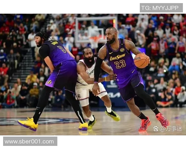 绿军与湖人再度交锋NBA经典对决引发球迷热议与期待