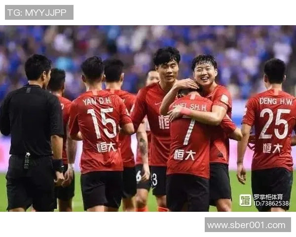 恒大与申花首发阵容对比视频解析精彩瞬间回顾