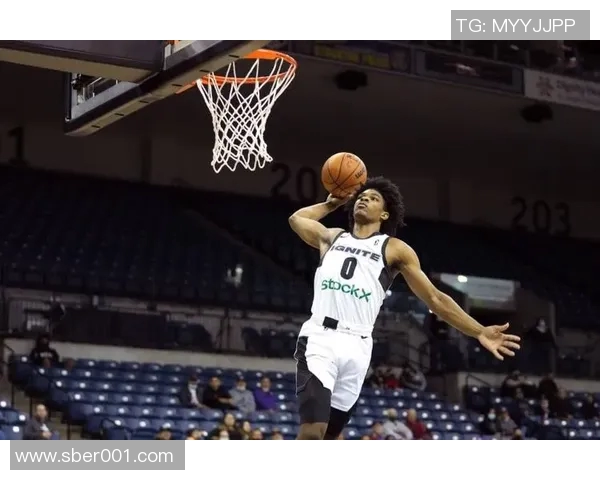 斯库特亨德森的篮球之路与未来潜力分析 斯库特亨德森的篮球之路与未来潜力分析