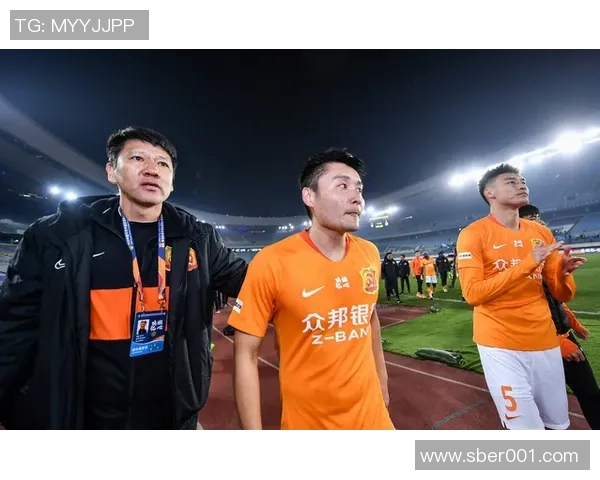 杭州绿城迎战云南丽江全力争胜展现足球魅力与激情对决