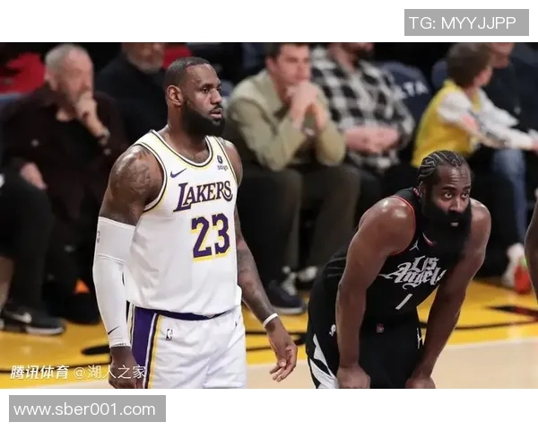 2006年湖人与快船的激烈对决回顾与精彩瞬间分析