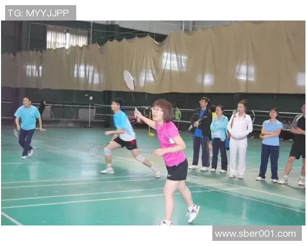 成都羽毛球队包夹战术分析及其在比赛中的优缺点探讨MBA