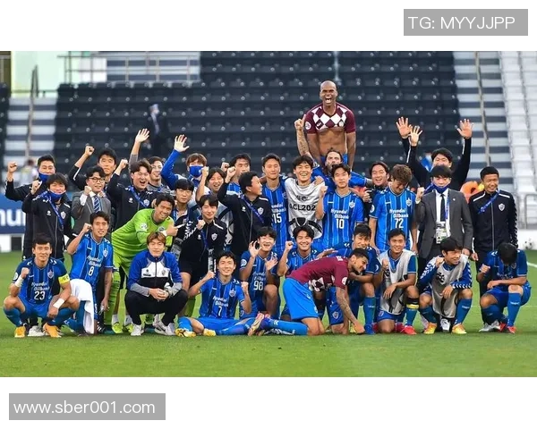 蔚山现代与上海上港的激烈对决谁能在亚冠赛场笑到最后