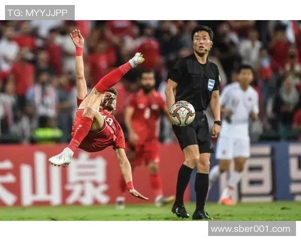 中国与叙利亚足球赛中西安球迷热情支持展现团结力量