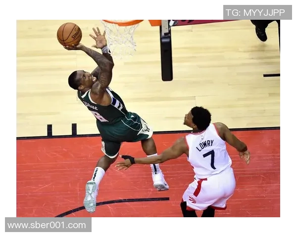 尼克斯与猛龙激战正酣NBA赛场精彩瞬间回顾与分析 尼克斯与猛龙激战正酣NBA赛场精彩瞬间回顾与分析