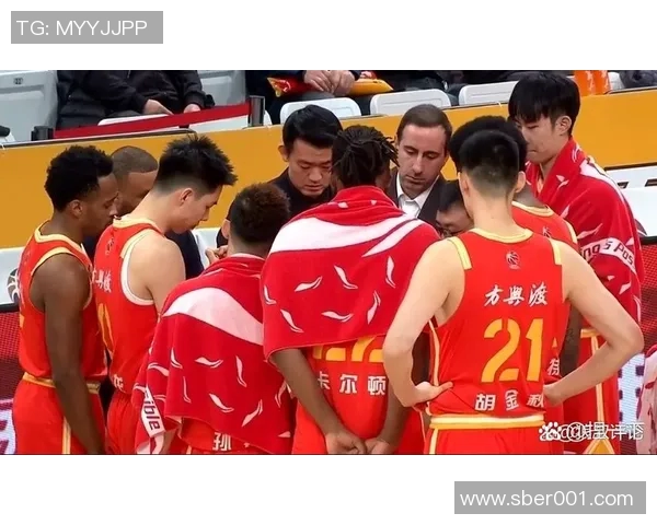 广东宏远与福建队激战正酣谁能在CBA赛场上笑到最后