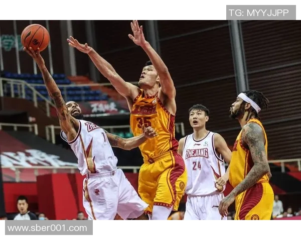 浙江稠州银行与深圳队激战正酣争夺篮球赛季荣耀与胜利