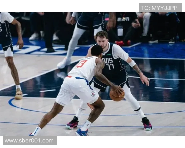 辽宁队与天津队激战正酣谁能在这场对决中笑到最后