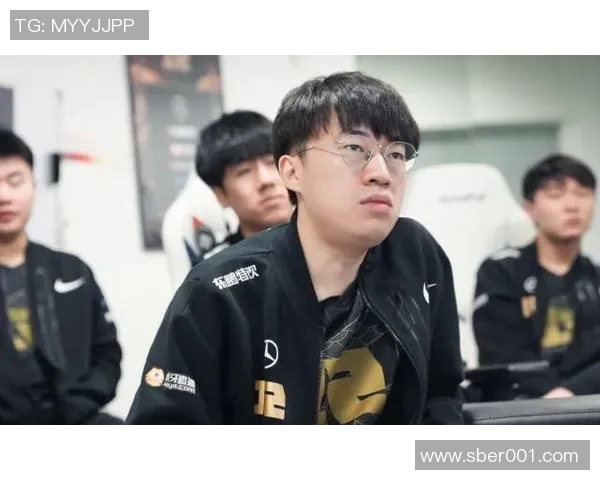 RNG在世界大师赛中以50分稳居积分榜首位，领先对手展现强大实力