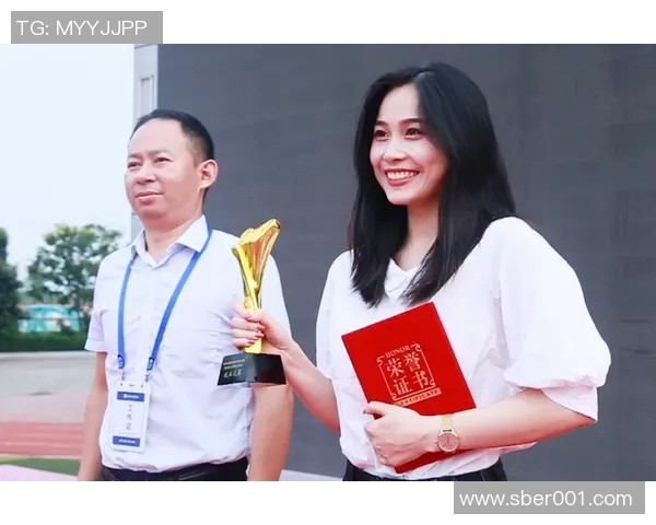 WE战队的蜕变之旅:从荣耀到重生的冠军杯特别报道 WE战队的蜕变之旅:从荣耀到重生的冠军杯特别报道
